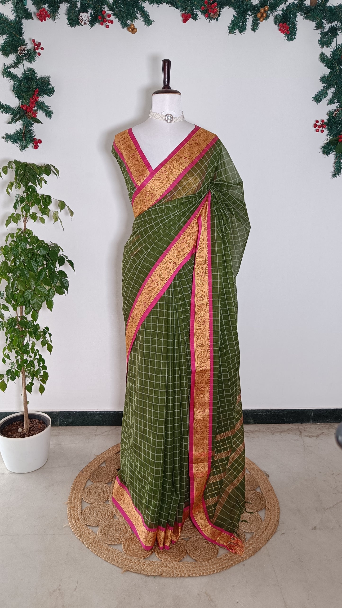 Handloom Checked Cotton Saree with Zari Border