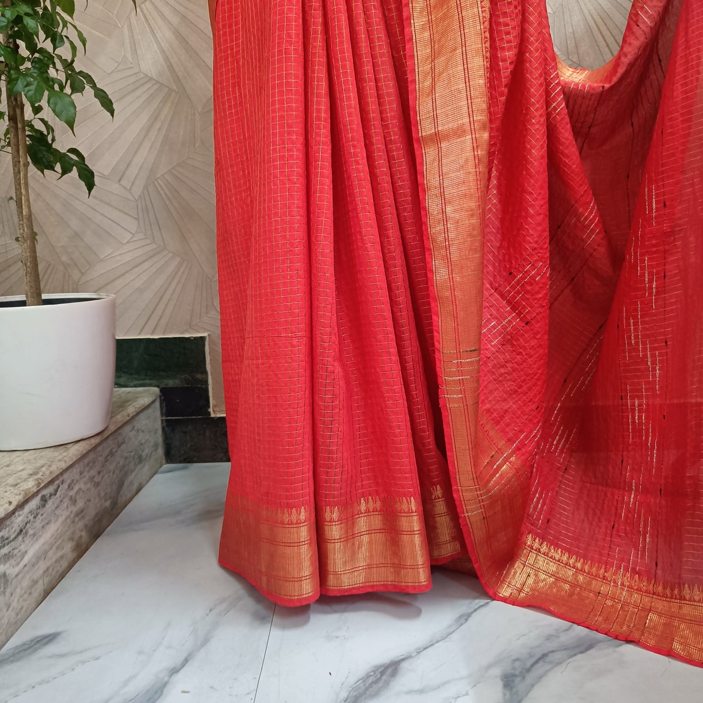 Mangalgiri Silk Saree with Golden Zari Check Weaving