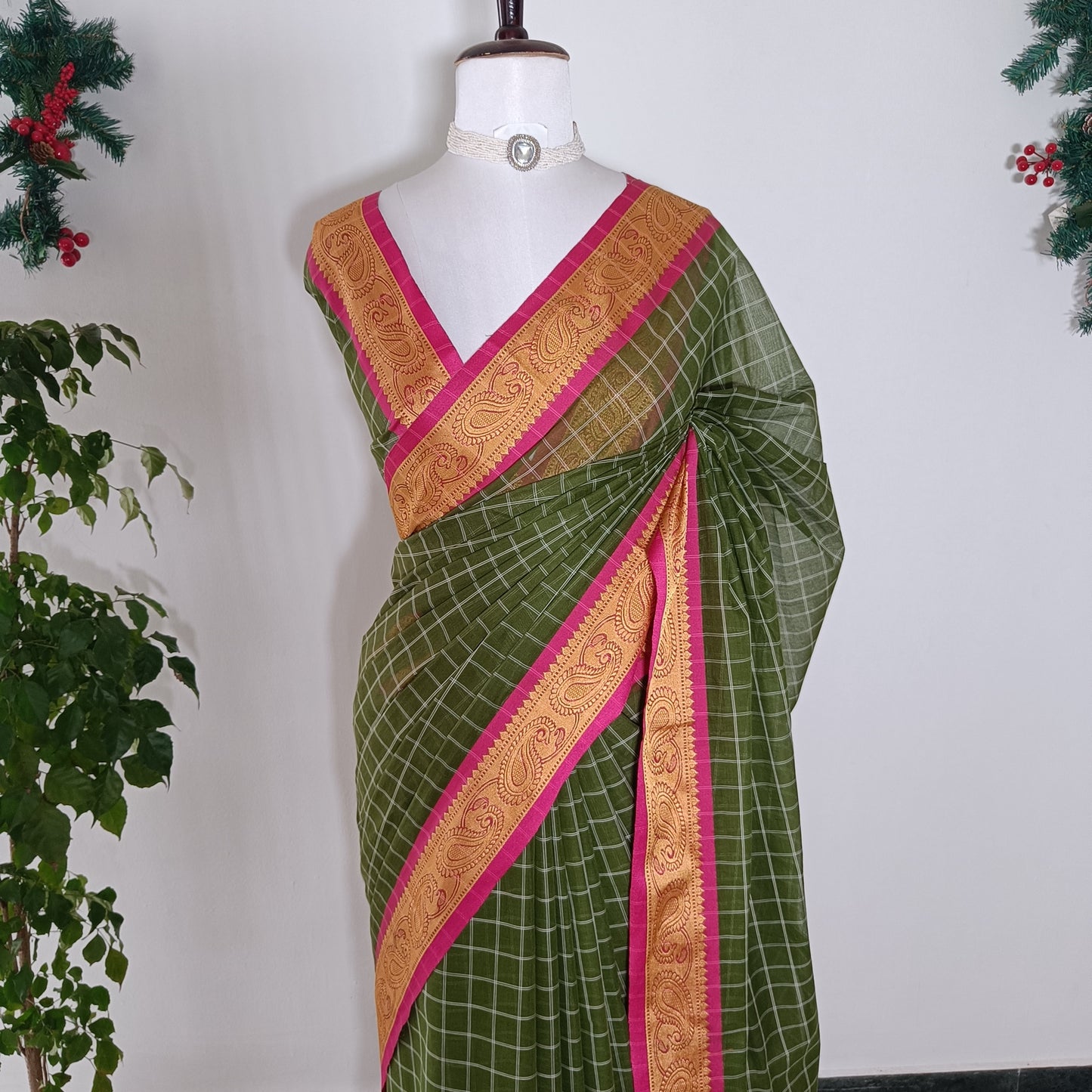 Handloom Checked Cotton Saree with Zari Border