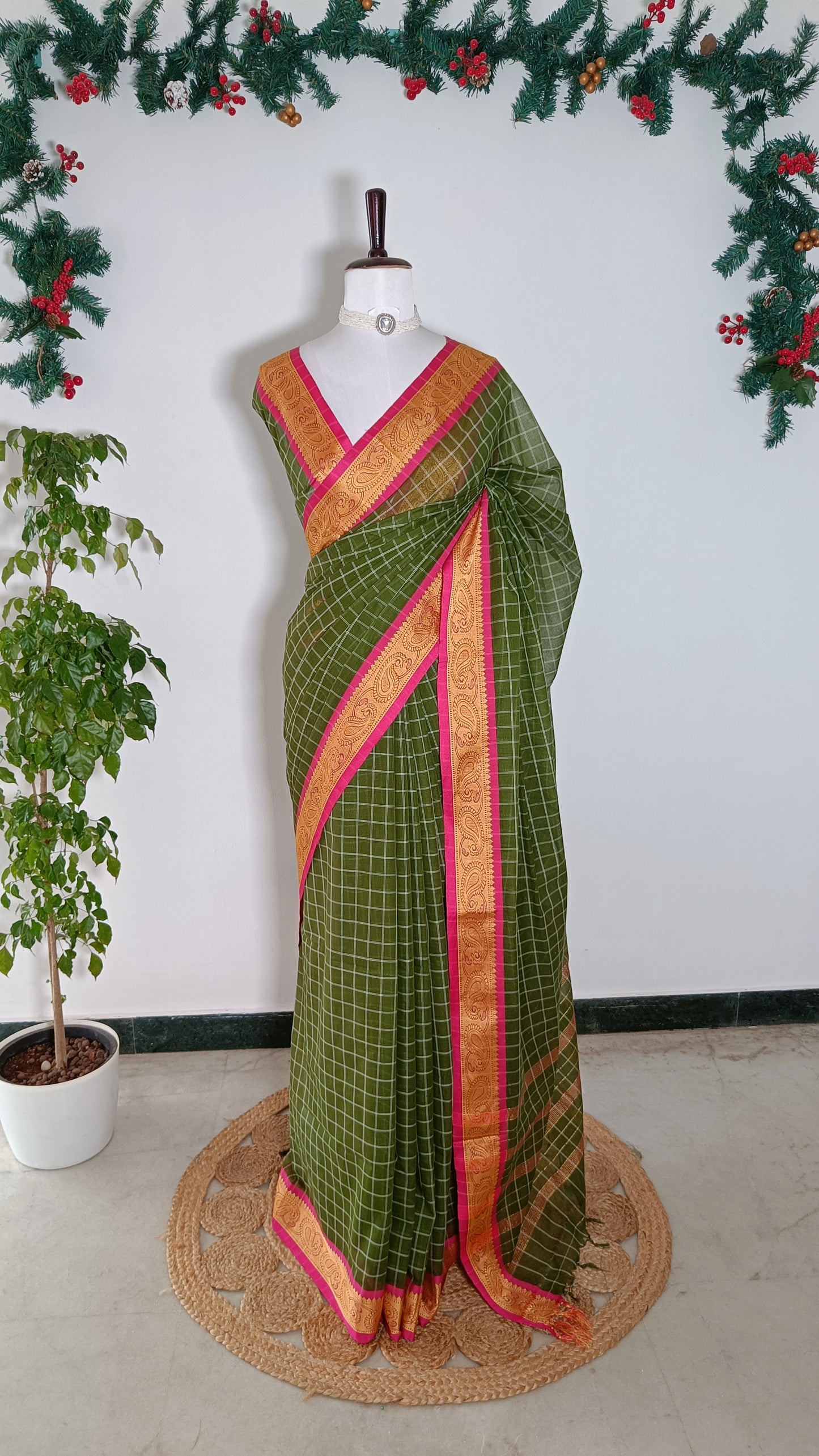 Handloom Checked Cotton Saree with Zari Border