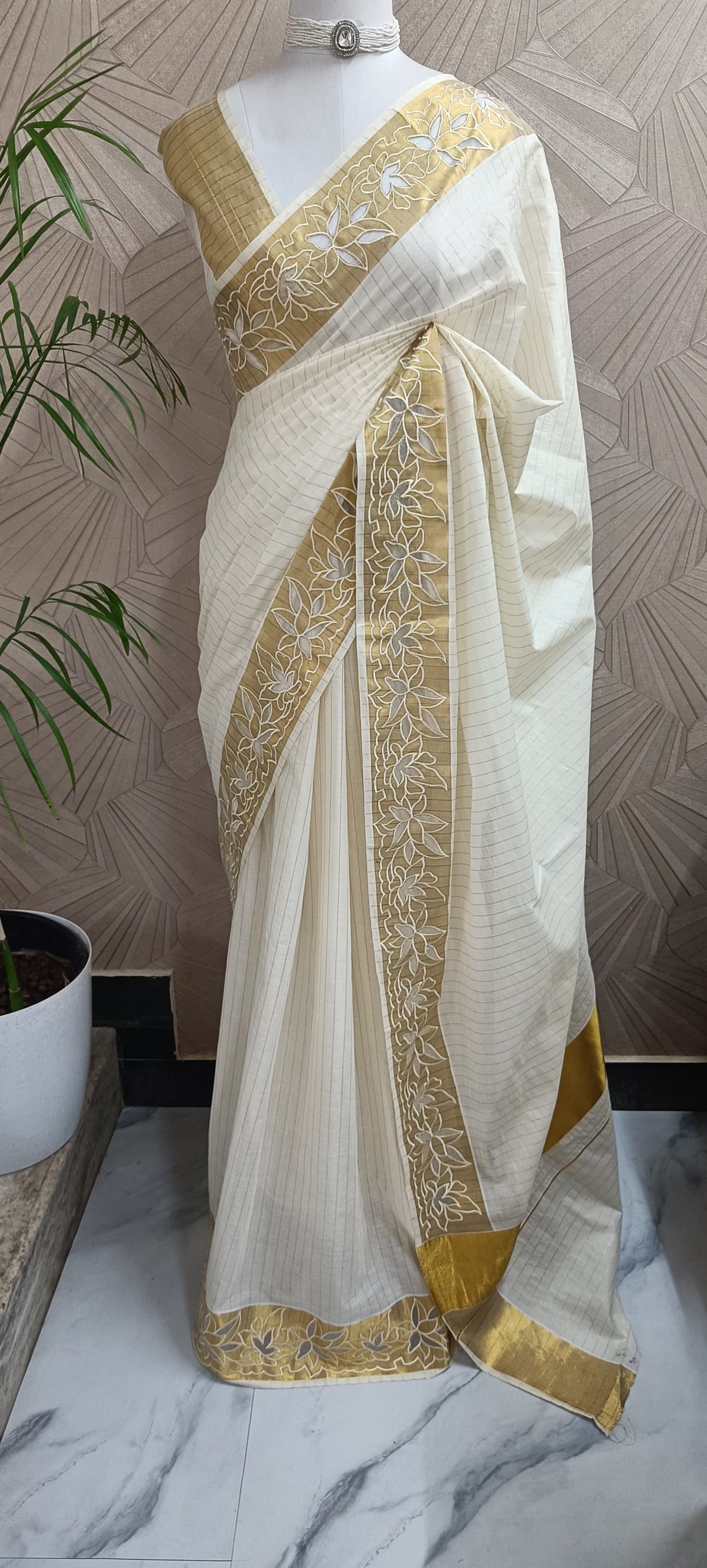 Floral Cut Work Cotton Kasavu Saree