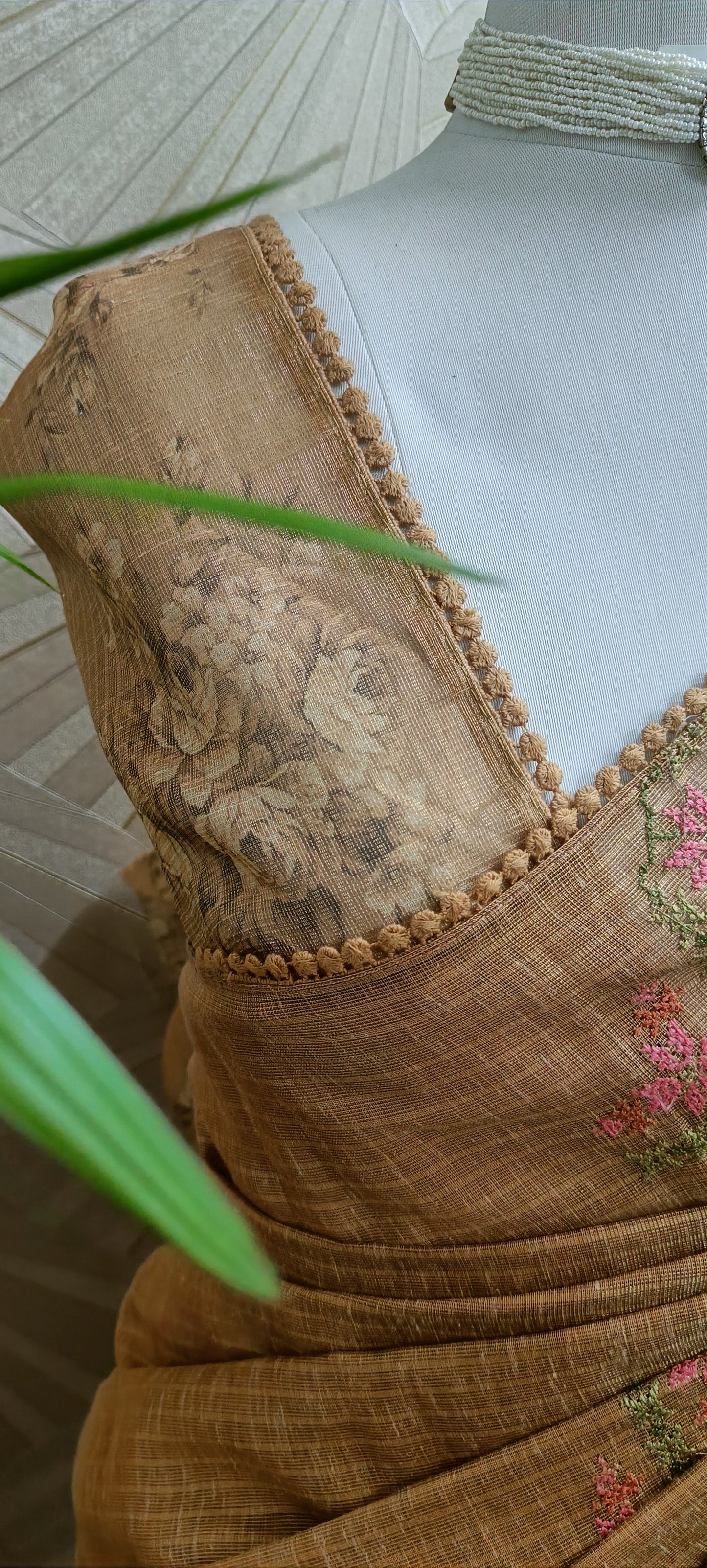 Kotta Cross-Stitch Saree with Floral Embroidered Motifs